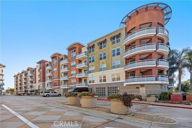 Building Photo - 12664 Chapman Ave