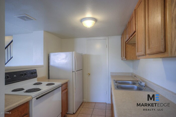 2Bed/1Bath House at 48th/Broadway! JOIN TH... - 2Bed/1Bath House at 48th/Broadway! JOIN TH...