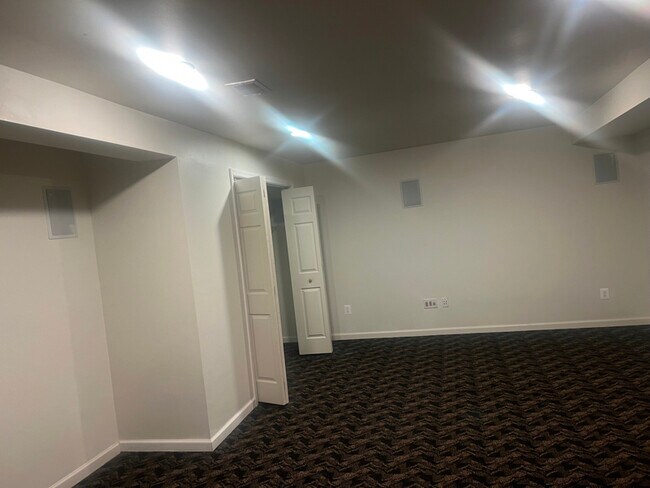 Foto del edificio - 9523 Evergreen Circle