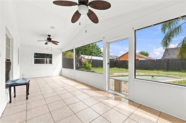 Foto del edificio - 9910 Dean Cove Ln