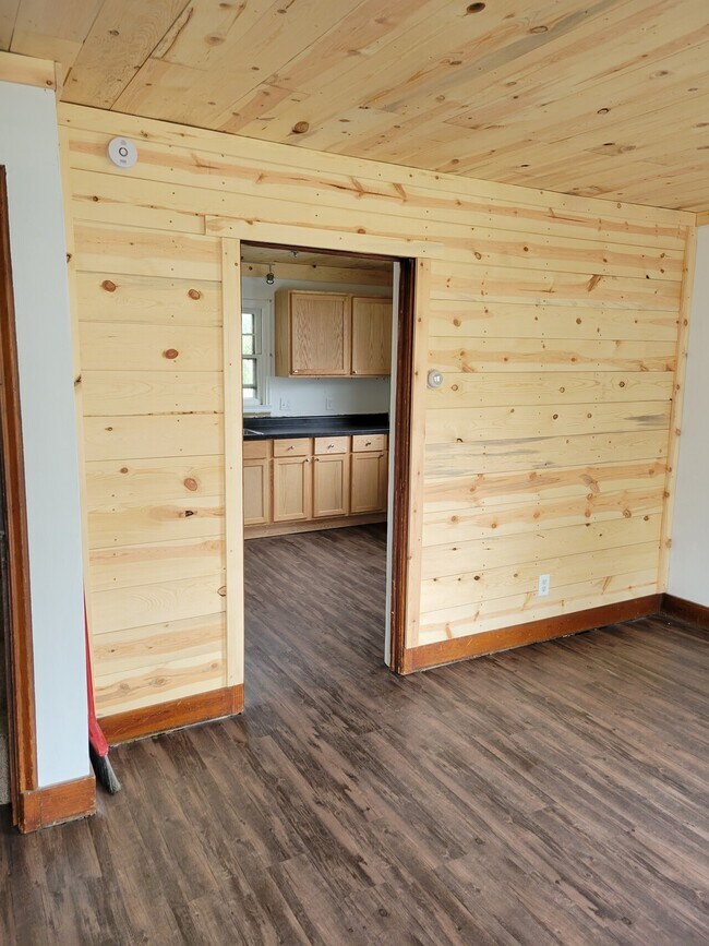 Building Photo - 416 Conro