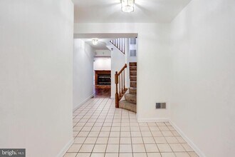 Building Photo - 6212 Briar Ct