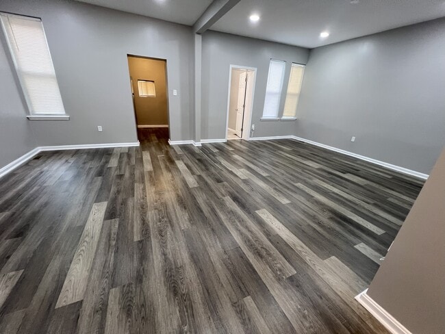 Building Photo - 3320 Gwynns Falls Pky