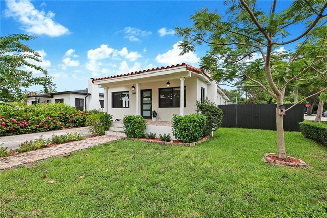 Building Photo - 3640 SW 11th St