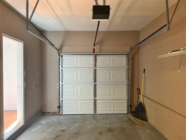 Building Photo - 3398 Lathenview Ct