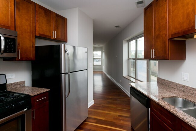 Building Photo - 2048 W Touhy Ave