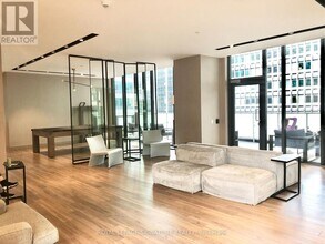 Building Photo - 25 Richmond St E