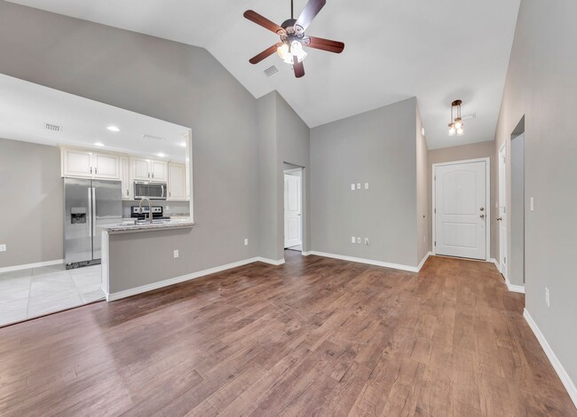 Building Photo - 4 Bedroom in Foxwood Estates