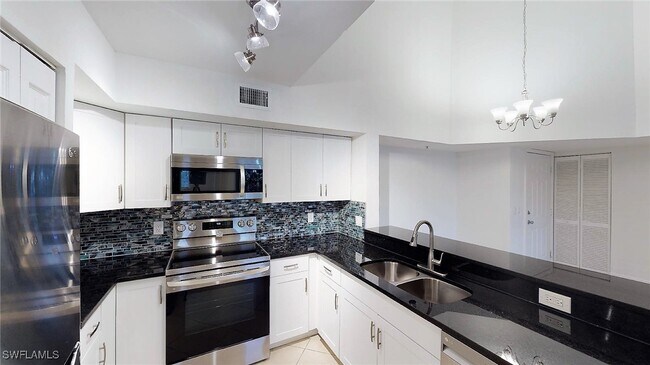 Building Photo - 1210 Wildwood Lakes Blvd