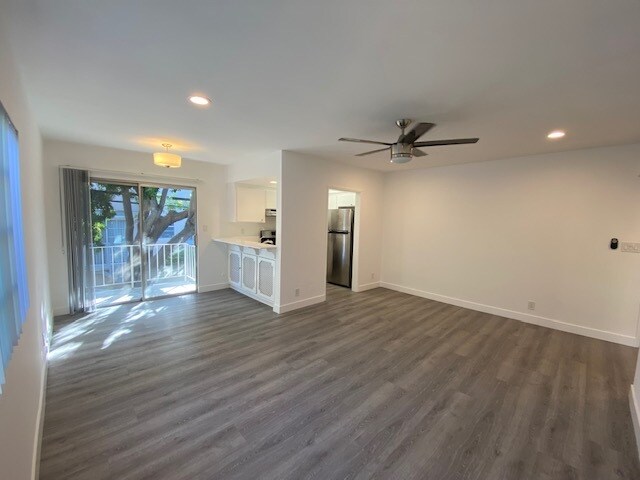 Building Photo - 3642 Clarington Ave
