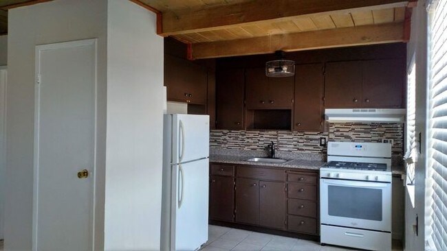 Building Photo - 3823 Waller Ave
