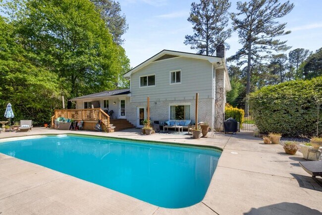Building Photo - 4014 Foxglove Rd