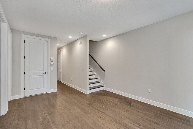 Foto del edificio - Plant High School district-South Tampa 3-story, 4 Bedroom Townhome Available Oct. 2, 2026 !