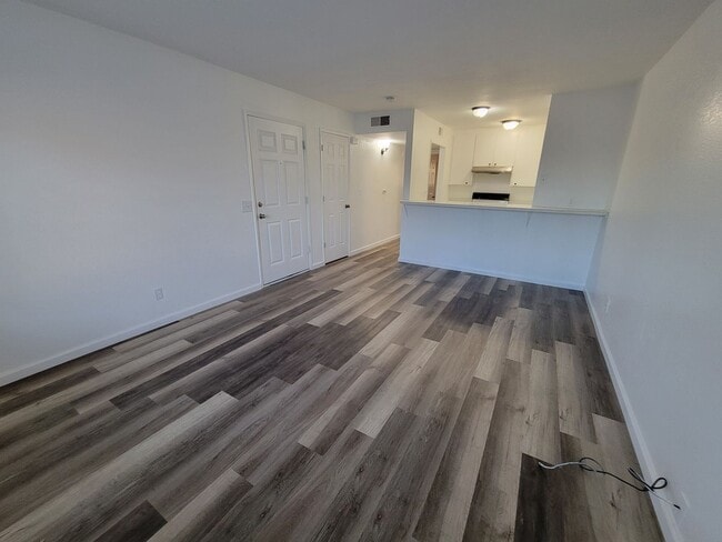 Building Photo - 1 Bedroom 1 Bath Apartment in Orland!