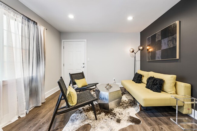 Foto del edificio - 905 Briarcliff Rd NE