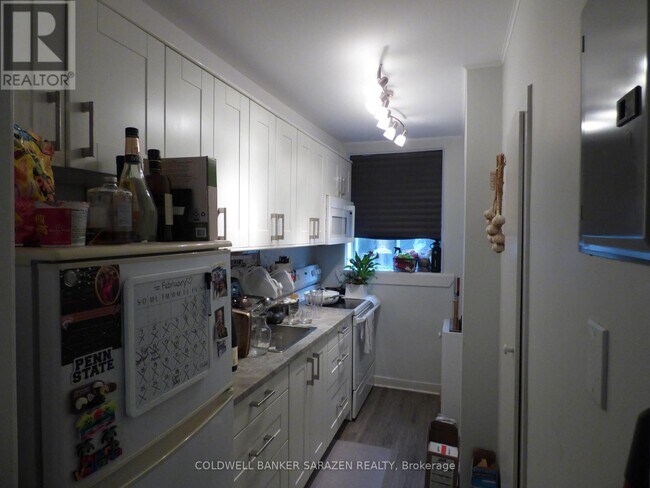 Building Photo - 691 Irene Crescent