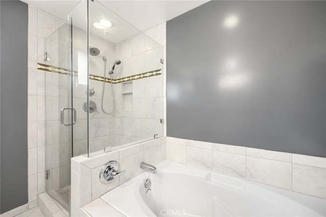 Foto del edificio - 10732 Lindesmith Ave