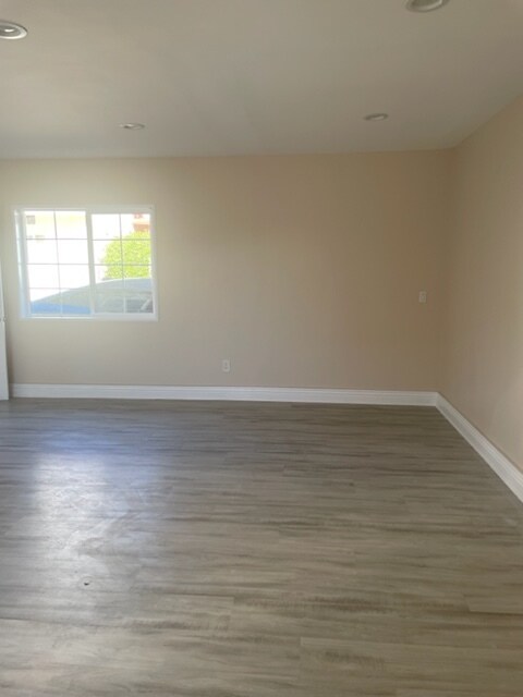Living Room - 1130 N Beachwood Dr