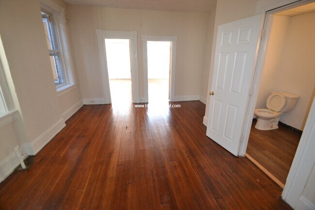 Foto del edificio - 1042 Marshall Ave