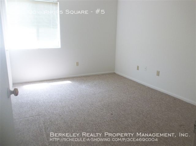 Building Photo - 4008 #5 Governor's Square