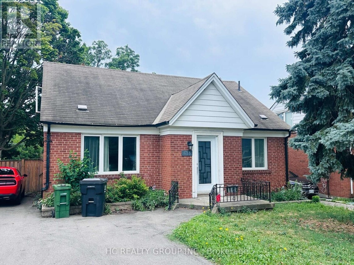 Primary Photo - 673 Glengrove Ave W