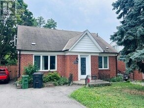 Building Photo - 673 Glengrove Ave W