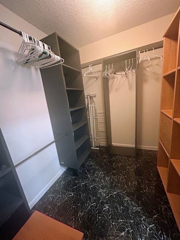 Foto del edificio - 454 N Laurel Dr