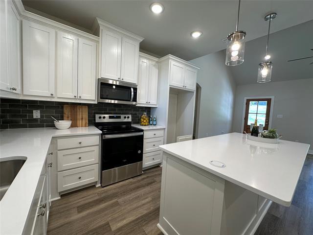 Building Photo - 413 S Eddy Ave
