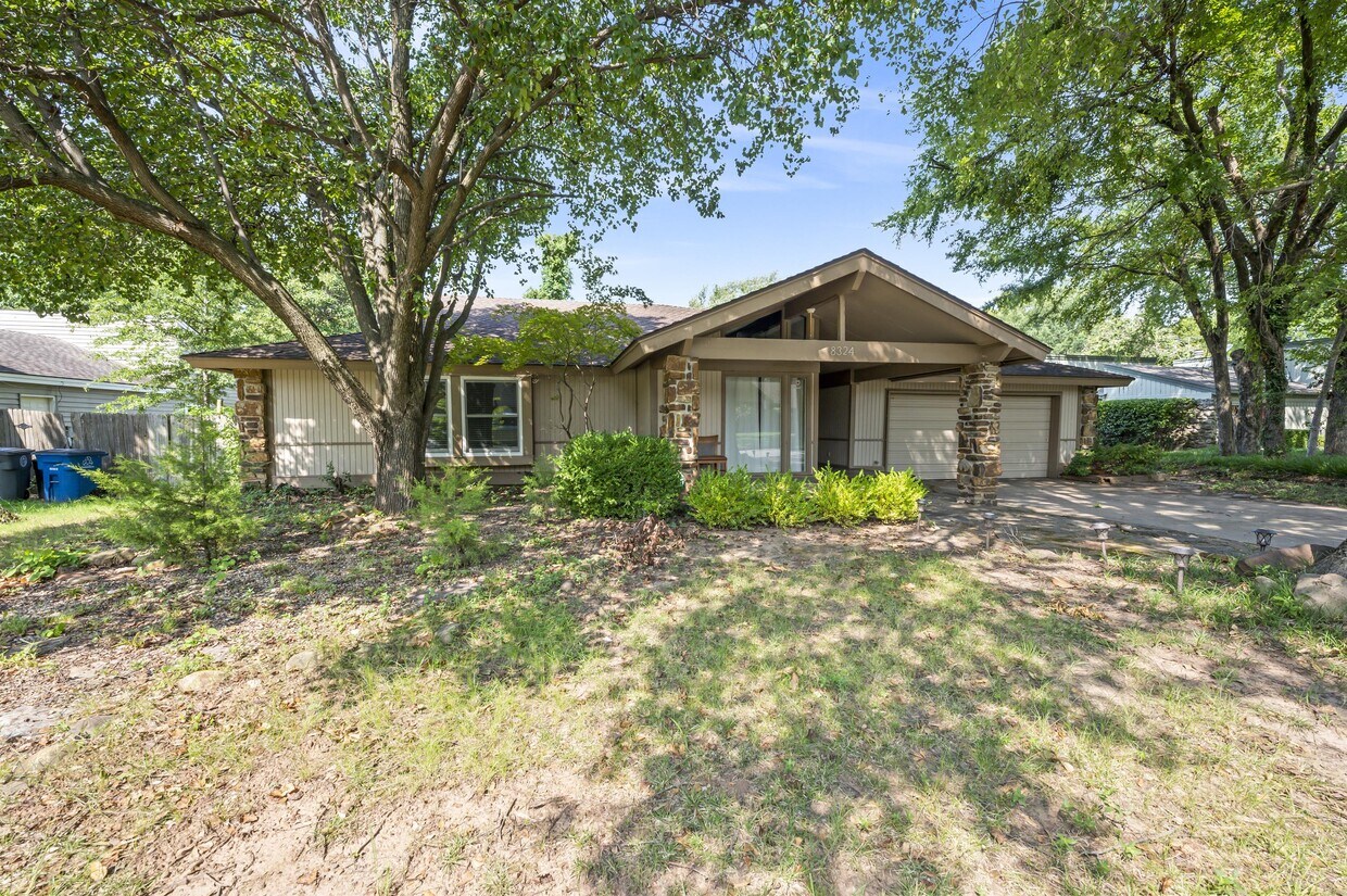 Foto principal - 8324 S Louisville Ave