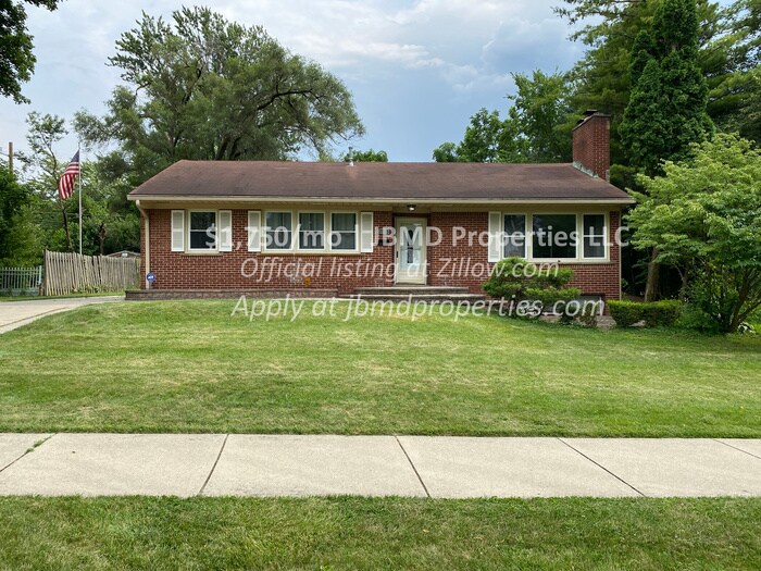 Primary Photo - Large, beautiful and fully updated ranch
