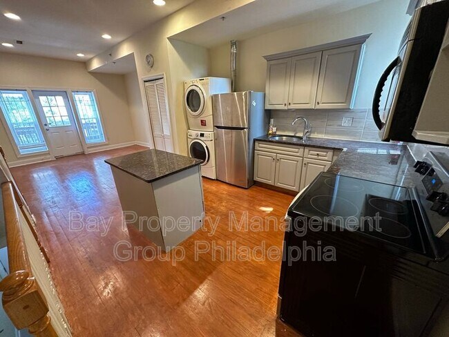 Photo - 2331 N Park Ave Apartment