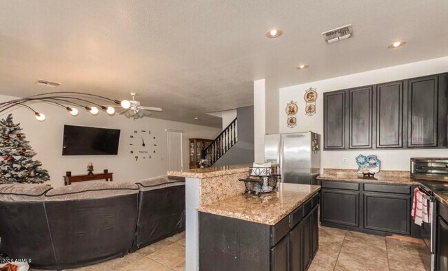 Foto del edificio - 14982 W Columbine Dr