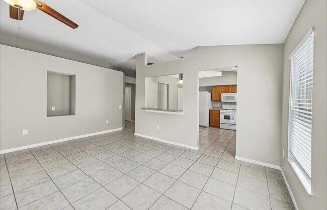 Foto del edificio - 30237 Glenham Ct