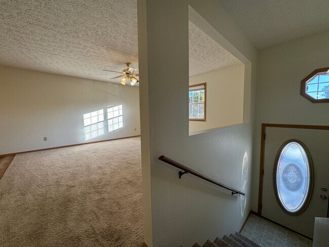 Foto del edificio - Charming 3-Bed, 2-Bath Home Just Minutes from Fort Leonard Wood!
