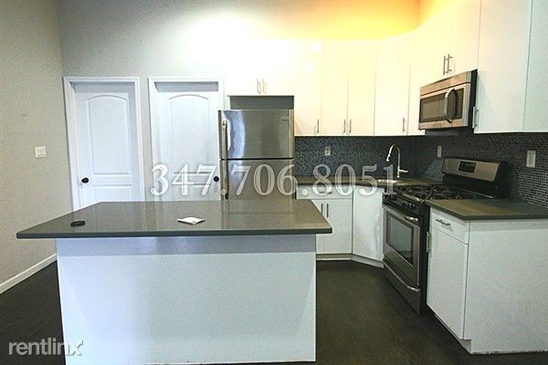 Building Photo - 1294 Putnam Ave