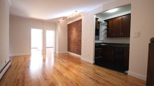 Building Photo - 235 E 13th St