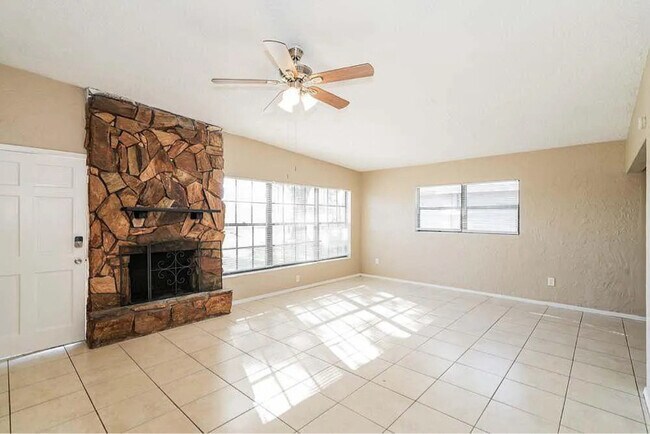 Foto del edificio - 10213 N Blvd