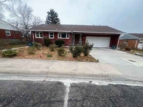 Building Photo - 181 S 16th Pl