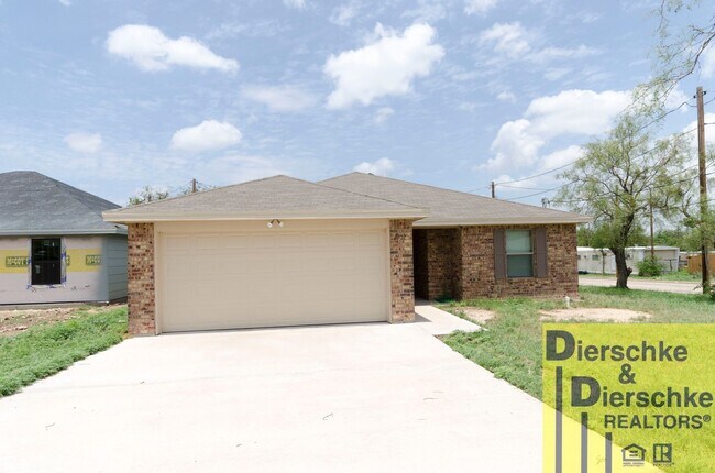Building Photo - WONDERFUL AND MODERN HOME AVAILABLE NOW!!!