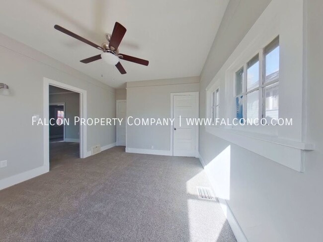 Building Photo - Marvelous Downtown Home! - Available Now!