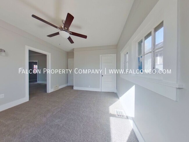 Foto del edificio - Marvelous Downtown Home! - Available Now!