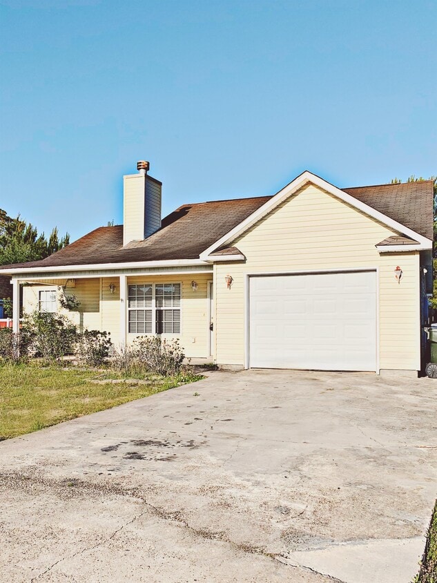 8013 Longwood Dr, Gautier, MS 39553 House Rental in Gautier, MS