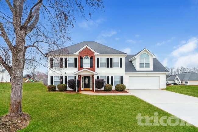 Building Photo - 1055 Maria Dr
