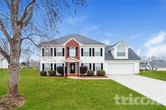 Building Photo - 1055 Maria Dr