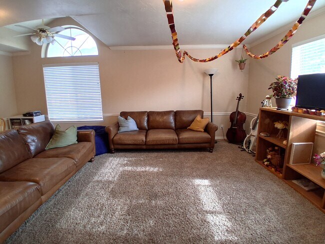 Building Photo - 577 N 100 W St