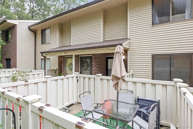 Building Photo - 703 Hilltop Ct