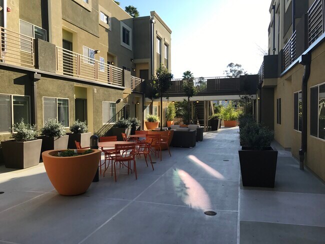 Courtyard - 2978 Ripple Pl