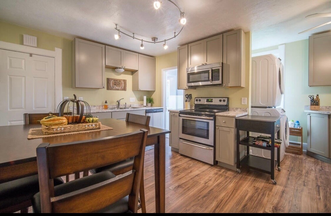 440 N Montgomery St Unit Upper, Port Washington, WI 53074 Apartments