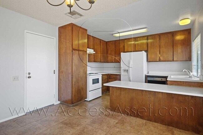 Foto del edificio - Beautiful Single-Story Two-Bedroom, Two-Ba...