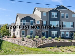 Building Photo - 6238 Lenexa Grv